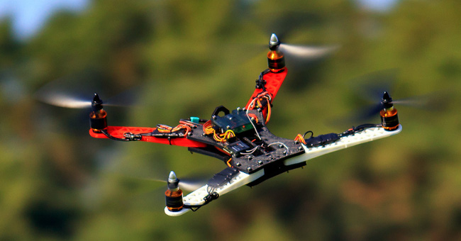 Bild einer fliegenden Drohne